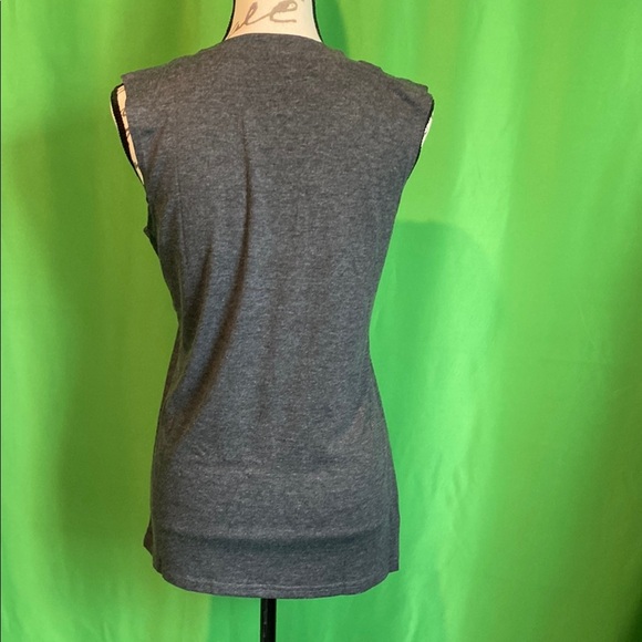 Heather Gray Sleeveless Top with Dragonfly Design - Picture 3 of 4